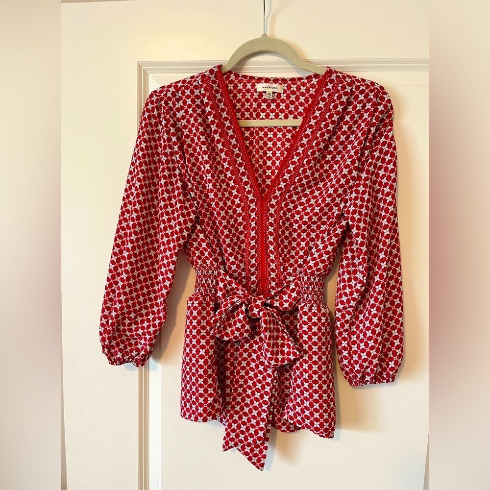 Max Studio patterned blouse. 3/4 sleeves. Red & light blue pattern.